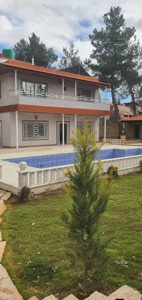 صورة من إعلان: للبيع فيلا بكروم مضايا (1)