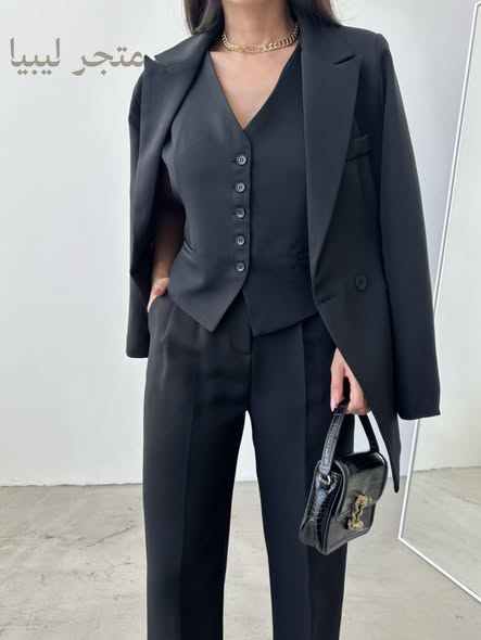 صورة من إعلان: البدلة (1)