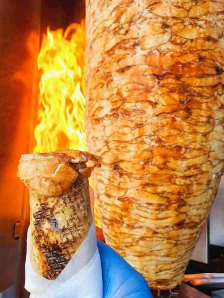 صورة من إعلان: الشادروان (1)